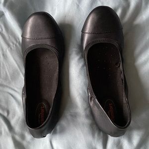 Black SafeT step flats